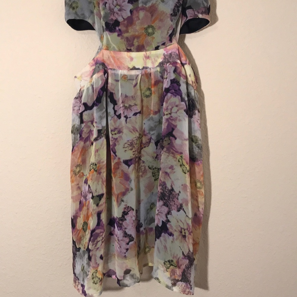 FLORAL DRESS - Picture 2 of 5